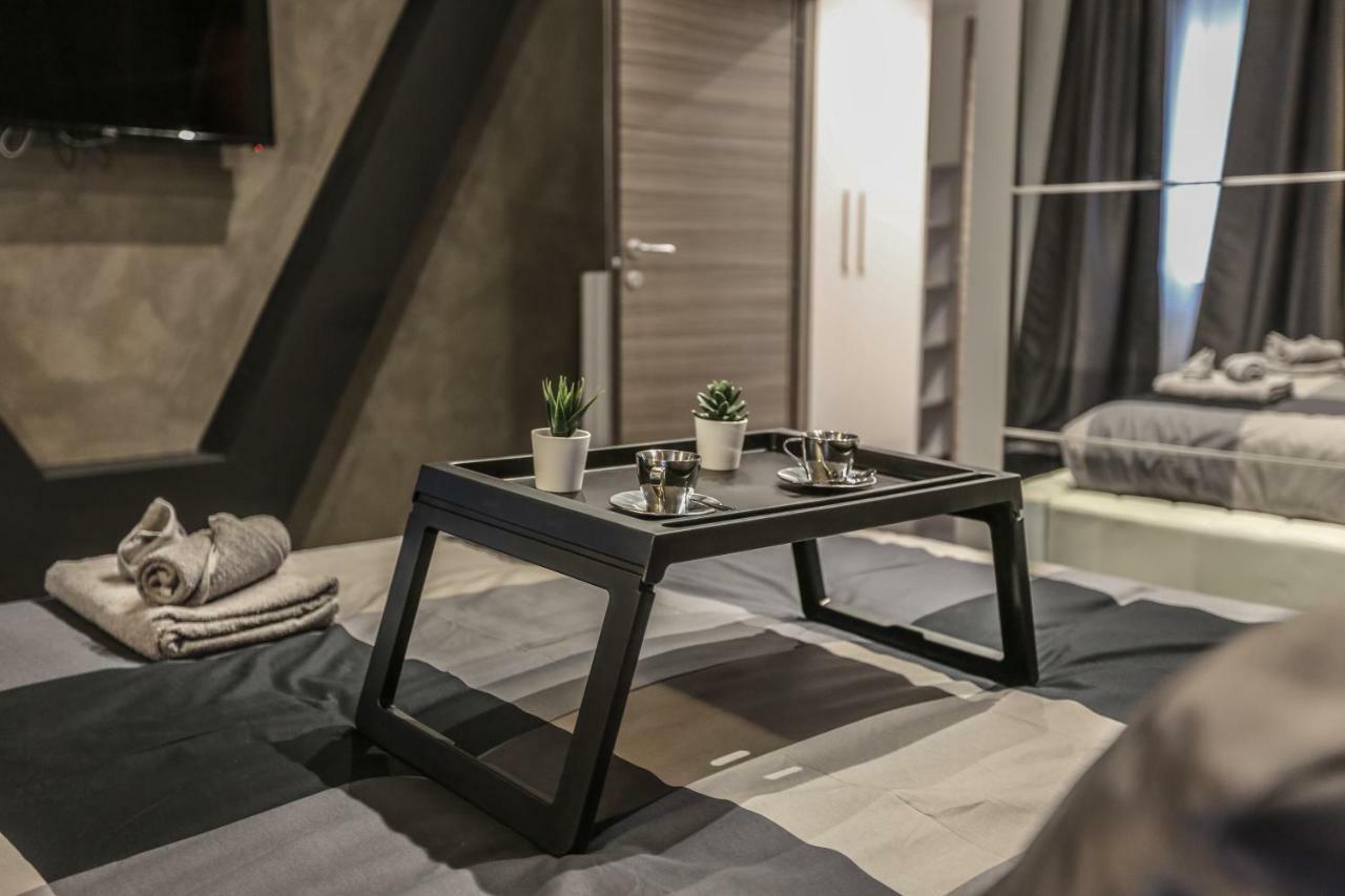 מילאנו Stylish Apartment Near Duomo מראה חיצוני תמונה