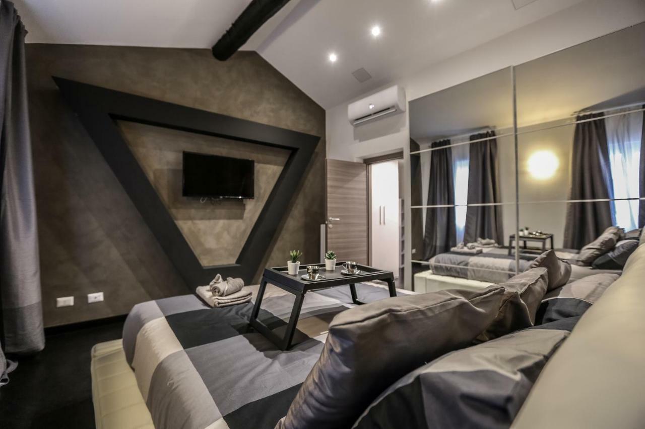מילאנו Stylish Apartment Near Duomo מראה חיצוני תמונה